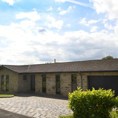 Spectre Hot Tub Retreat - Harrogate Villa *