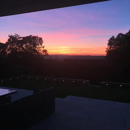 Spectre Hot Tub Retreat - Harrogate 빌라 *