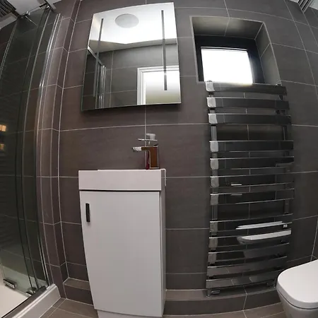 Spectre Hot Tub Retreat - Harrogate 빌라
